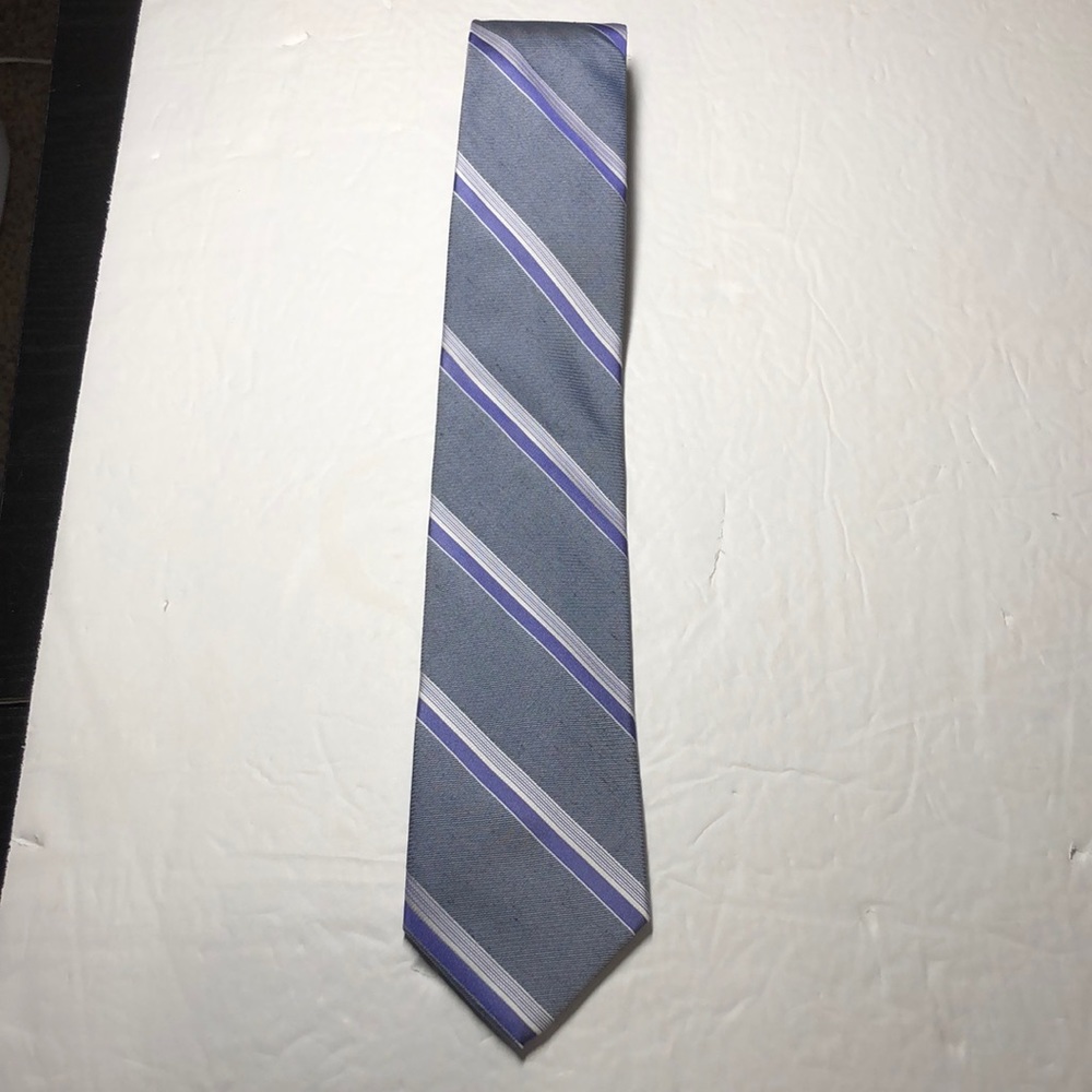 Calvin Klein silk blend gray & purple stripe tie